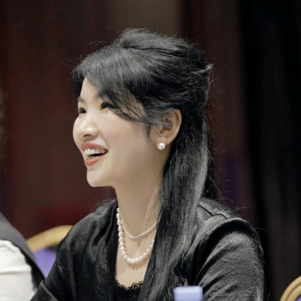 迪画服饰品牌连锁左小姐