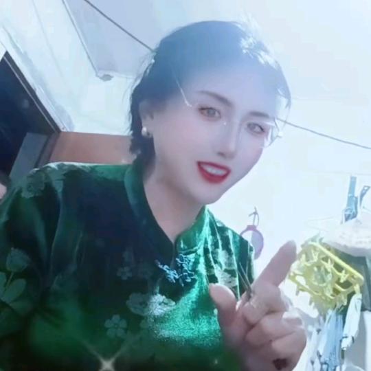 施菊先：