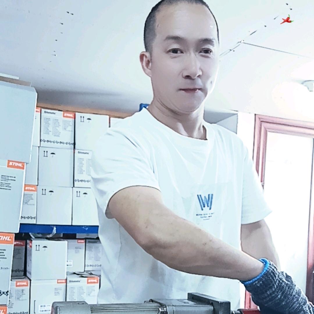 社会仁哥  人狠话不多