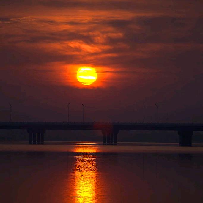 破晓晨辉
