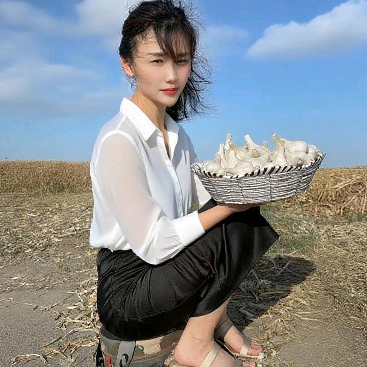 兰陵90后新蒜农