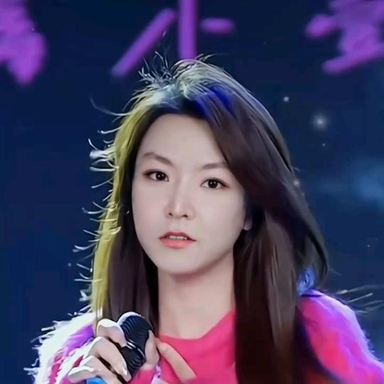 身无彩凤双飞翼，心无灵犀点不通