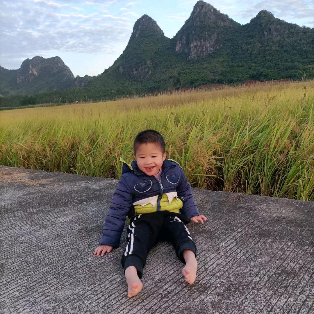 方鑫泽(特殊宝宝)