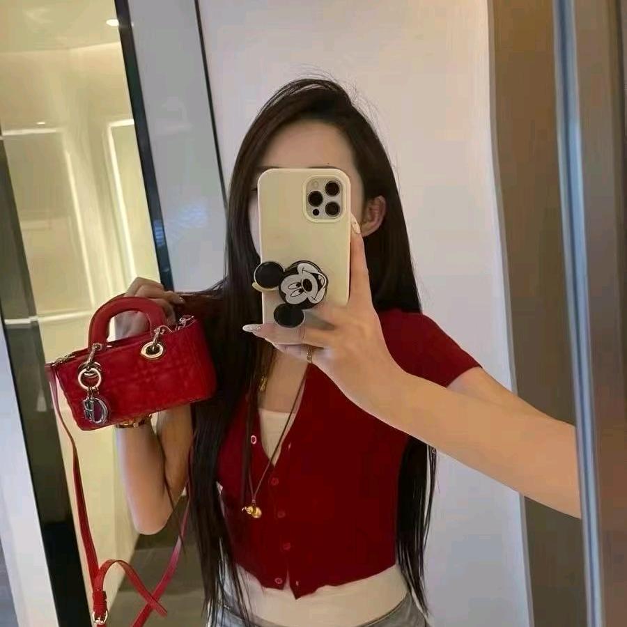 何丽服饰🌹🌹🌹