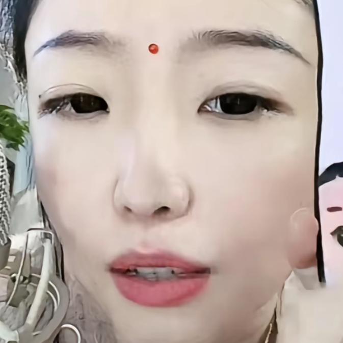 嫣丑漂亮