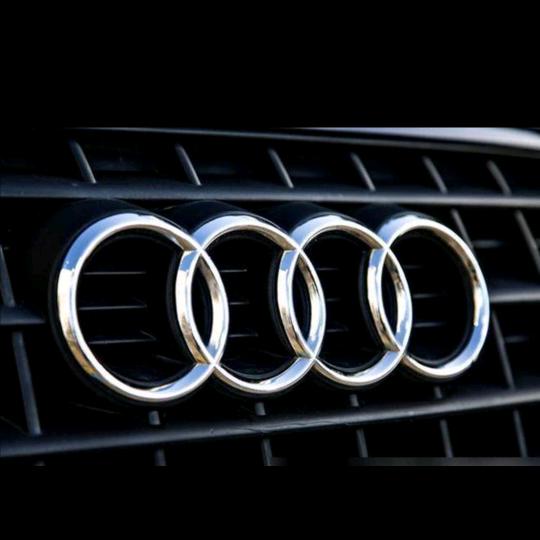 伊川婚庆奥迪车队