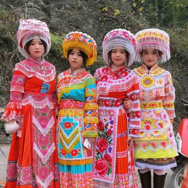 苗疆女孩