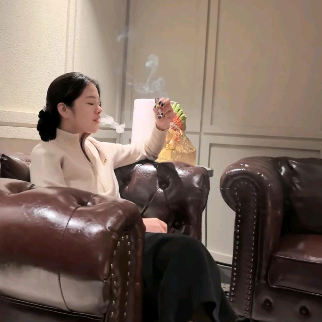 舞者撫澐