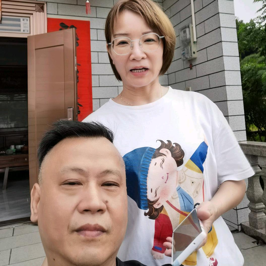谢新专业回收废品（五金塑胶）等，