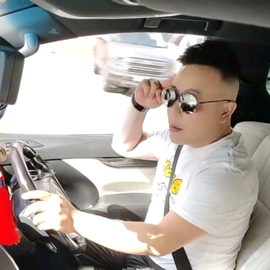 鄂F：与車共舞