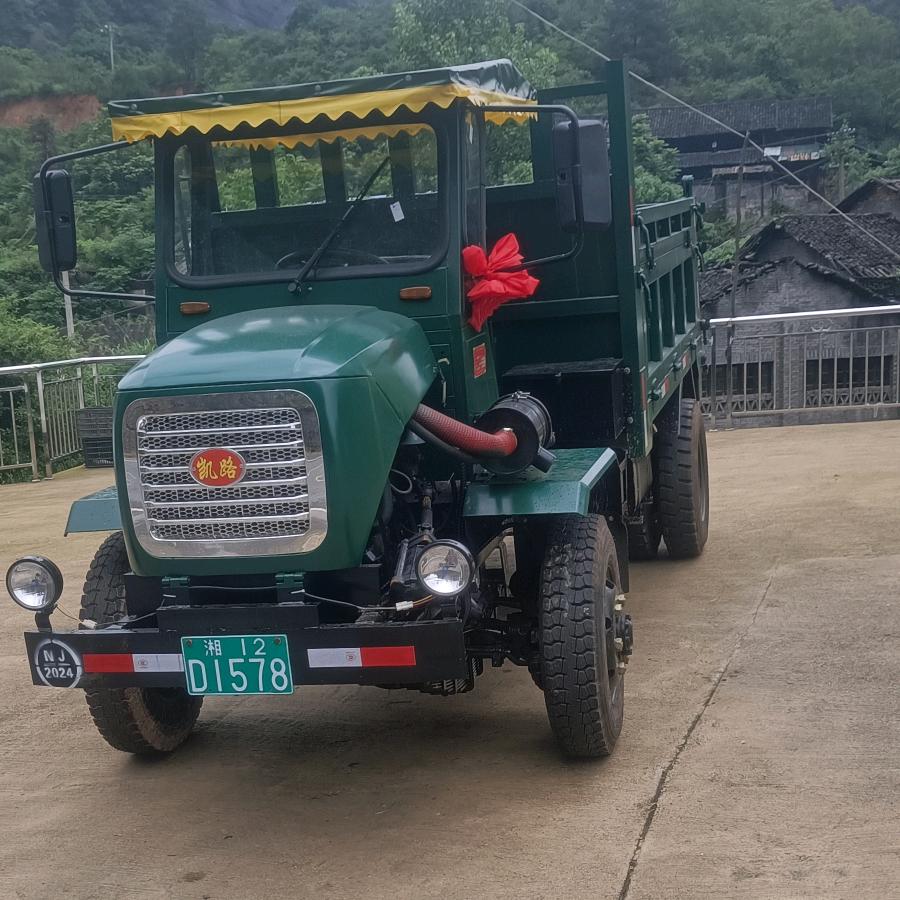 四驱拖拉机专业送水泥拉沙子拉砖，一切货运