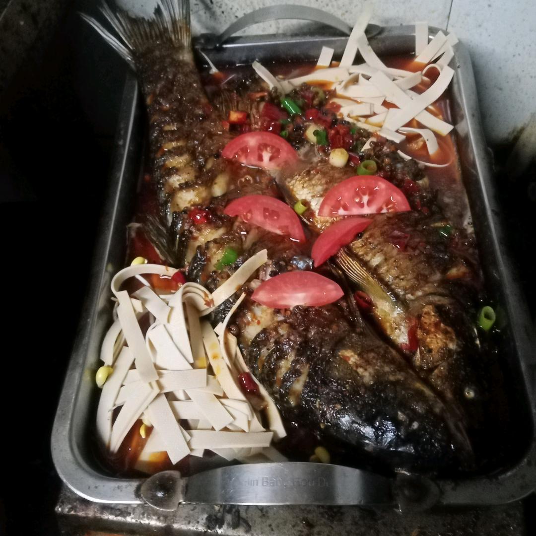 老铁烤鱼，泰安路古玩市场旁边