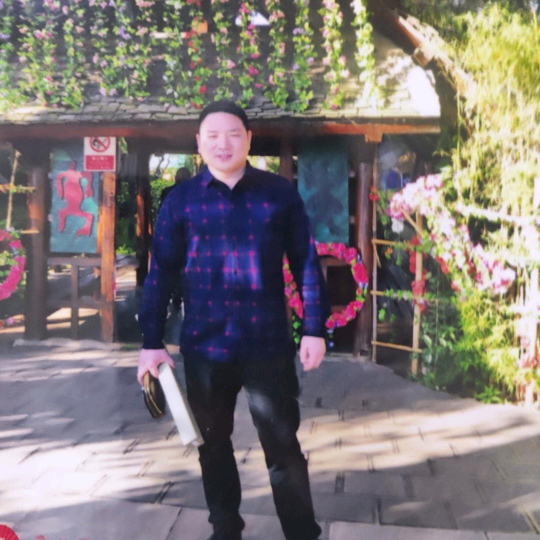 巍巍传媒有限公司