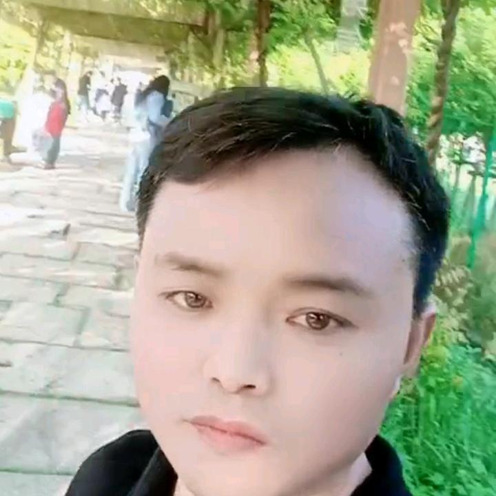 一个大龙孙子的爷爷 周安富.龙行四海