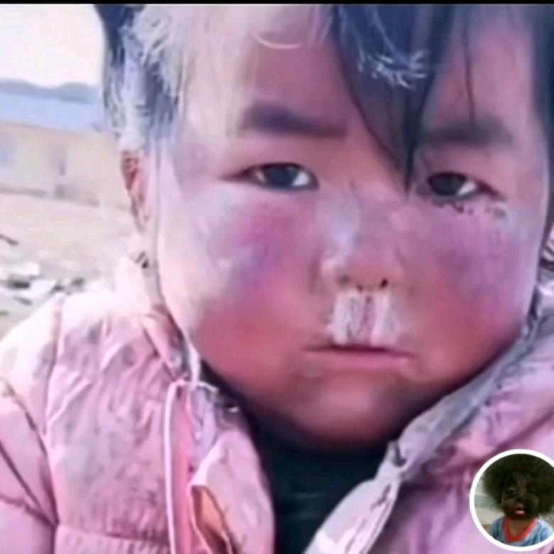 小妞（）给哥站着