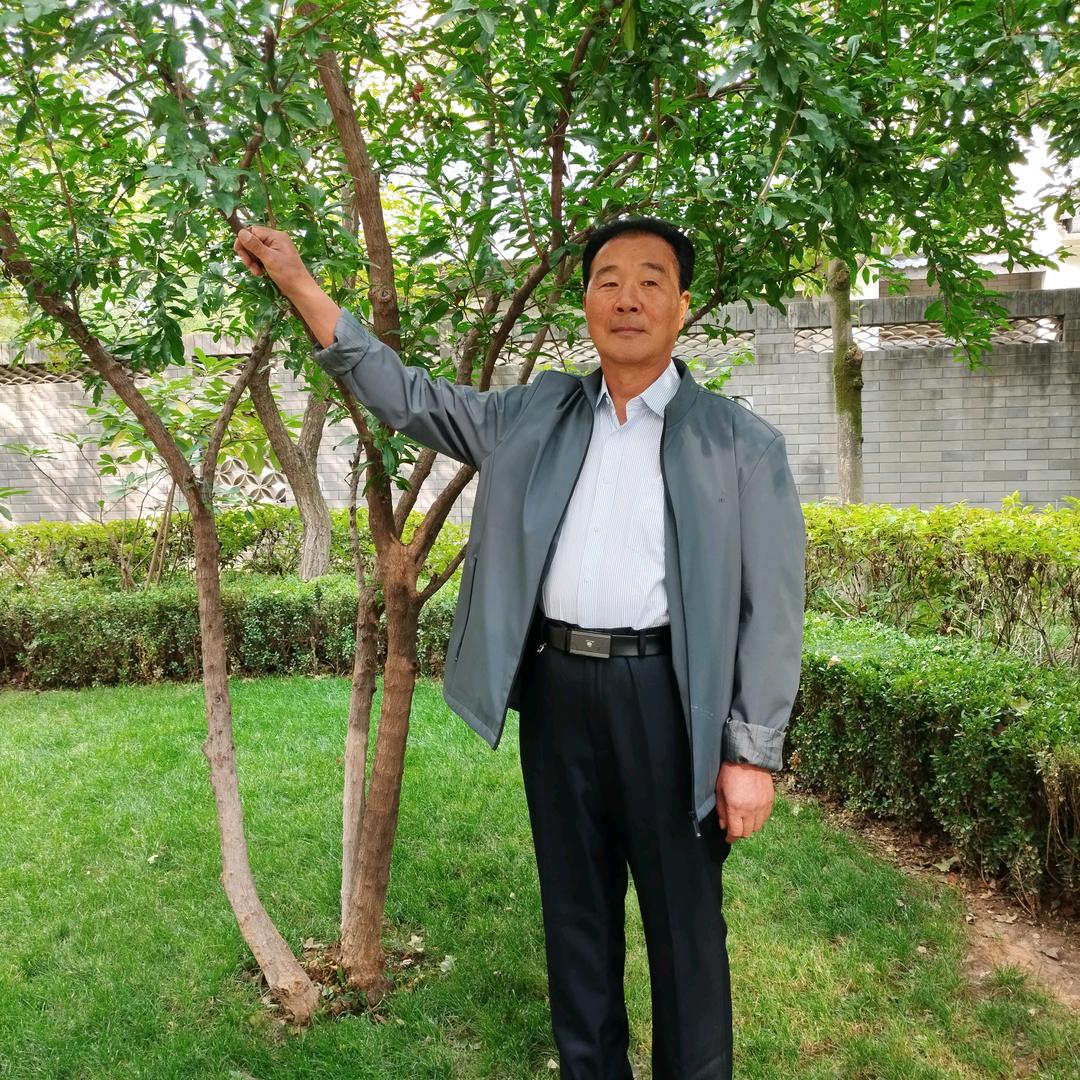 老冯爱唱歌