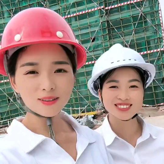 丽丽在工地