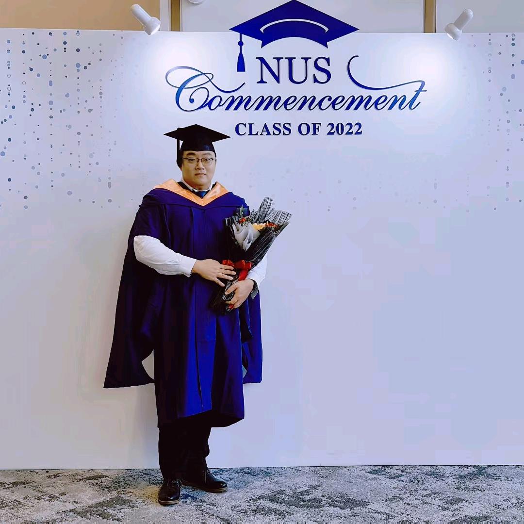 狮城居委会主席