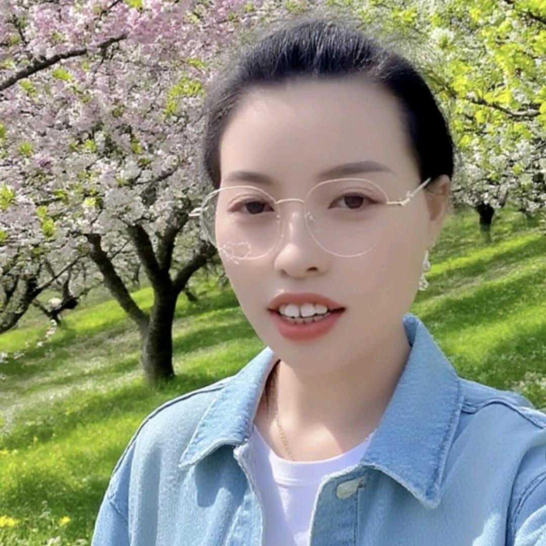 何小爱🍓事♡⌂♡