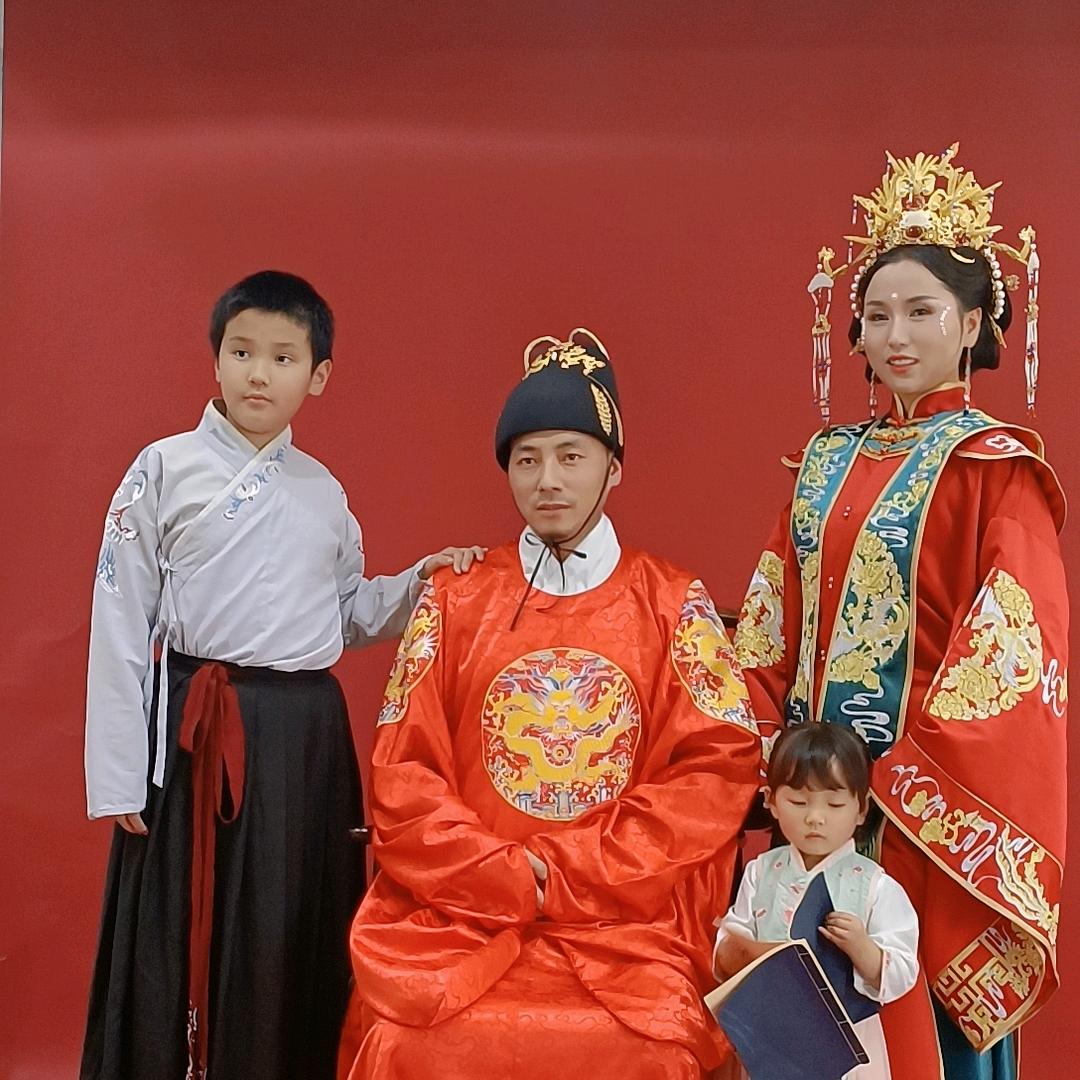 汉中锦添婚嫁馆—吴少杰