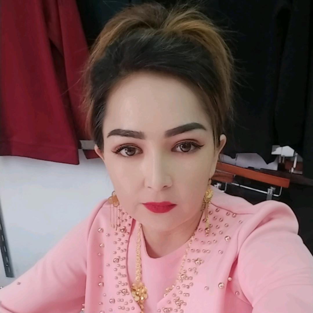 @民情服装店。