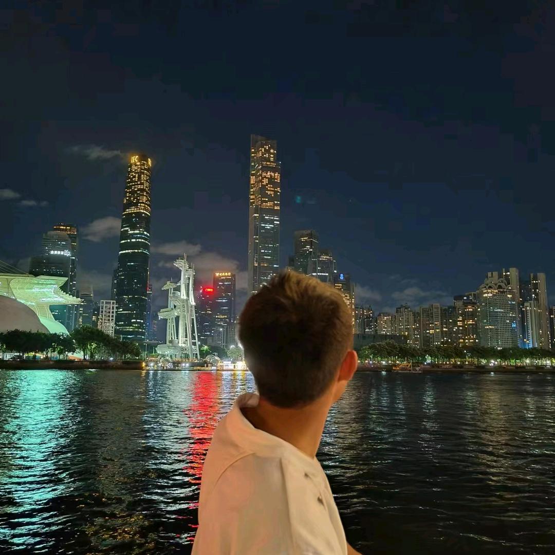 开心٩(๑^o^๑)۶亿点