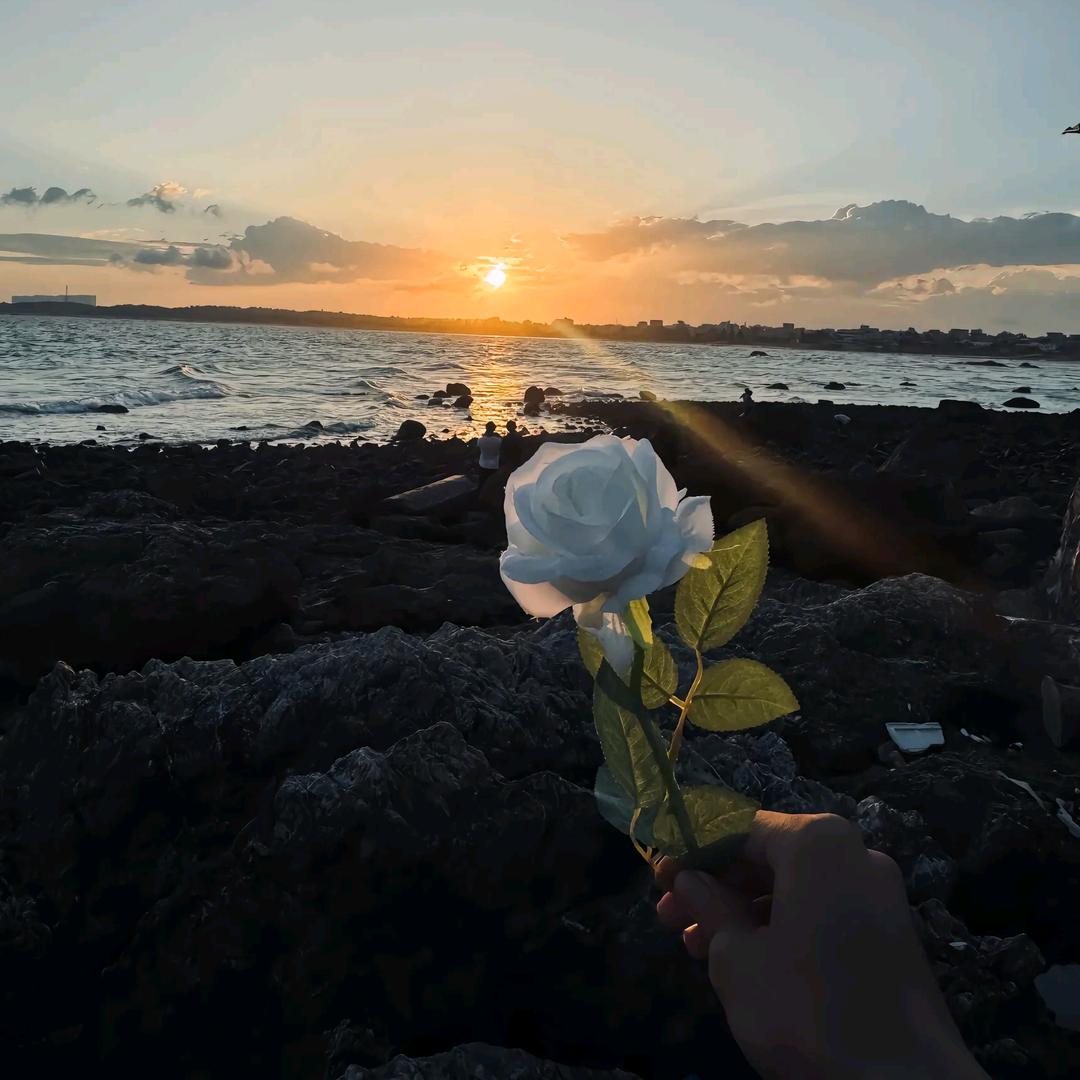 躺沙发上看着时间长河