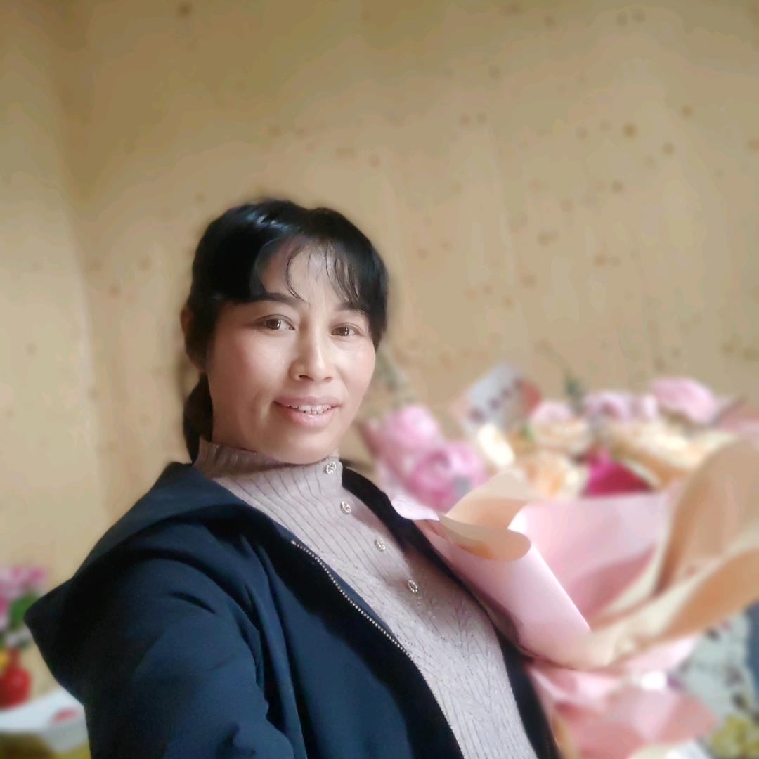 琼英