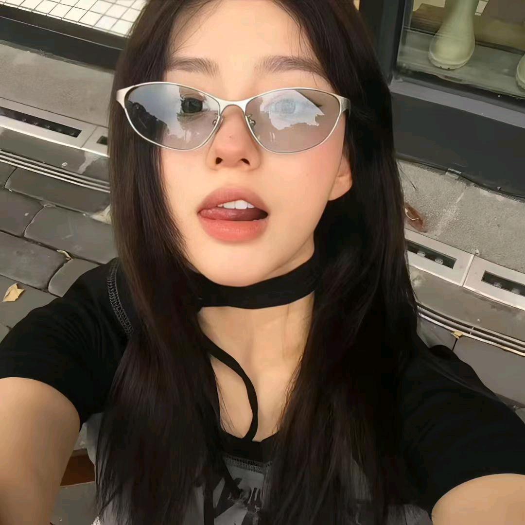 小诗ssss.