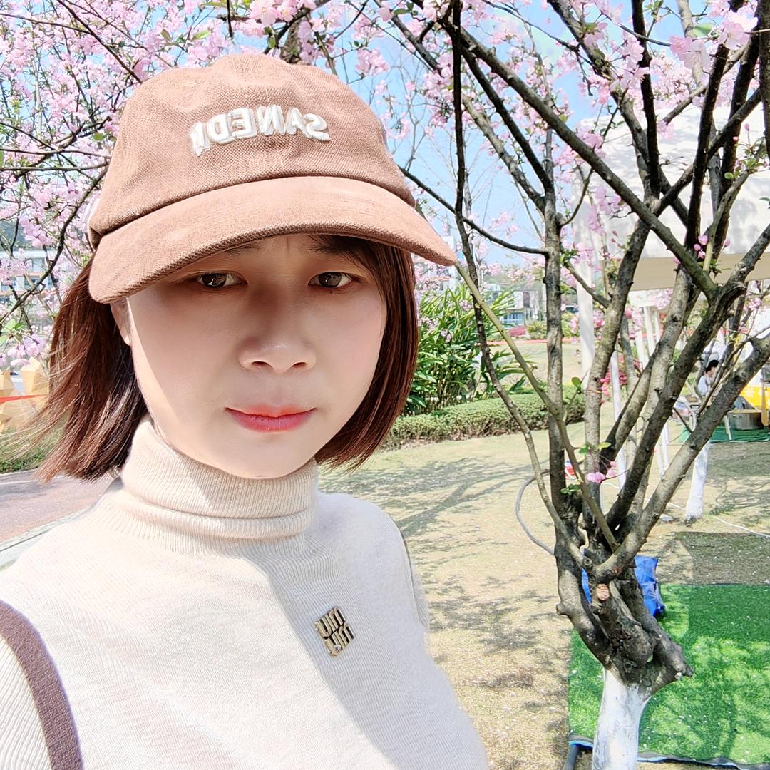 LiLy（丽丽）