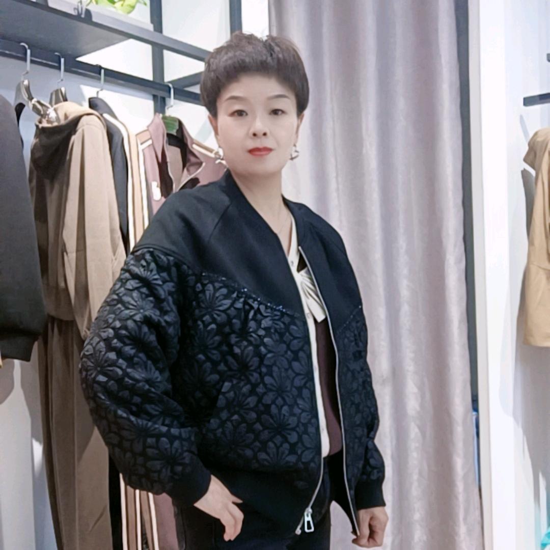 霞儿服装小店