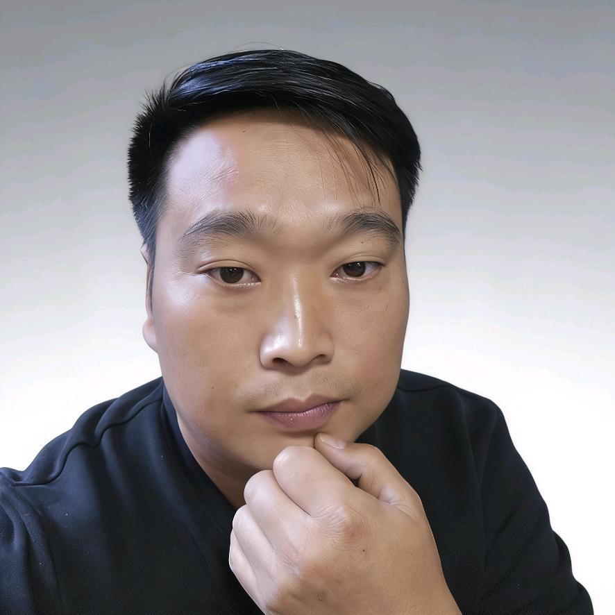 在富宁收二手旧货的华哥