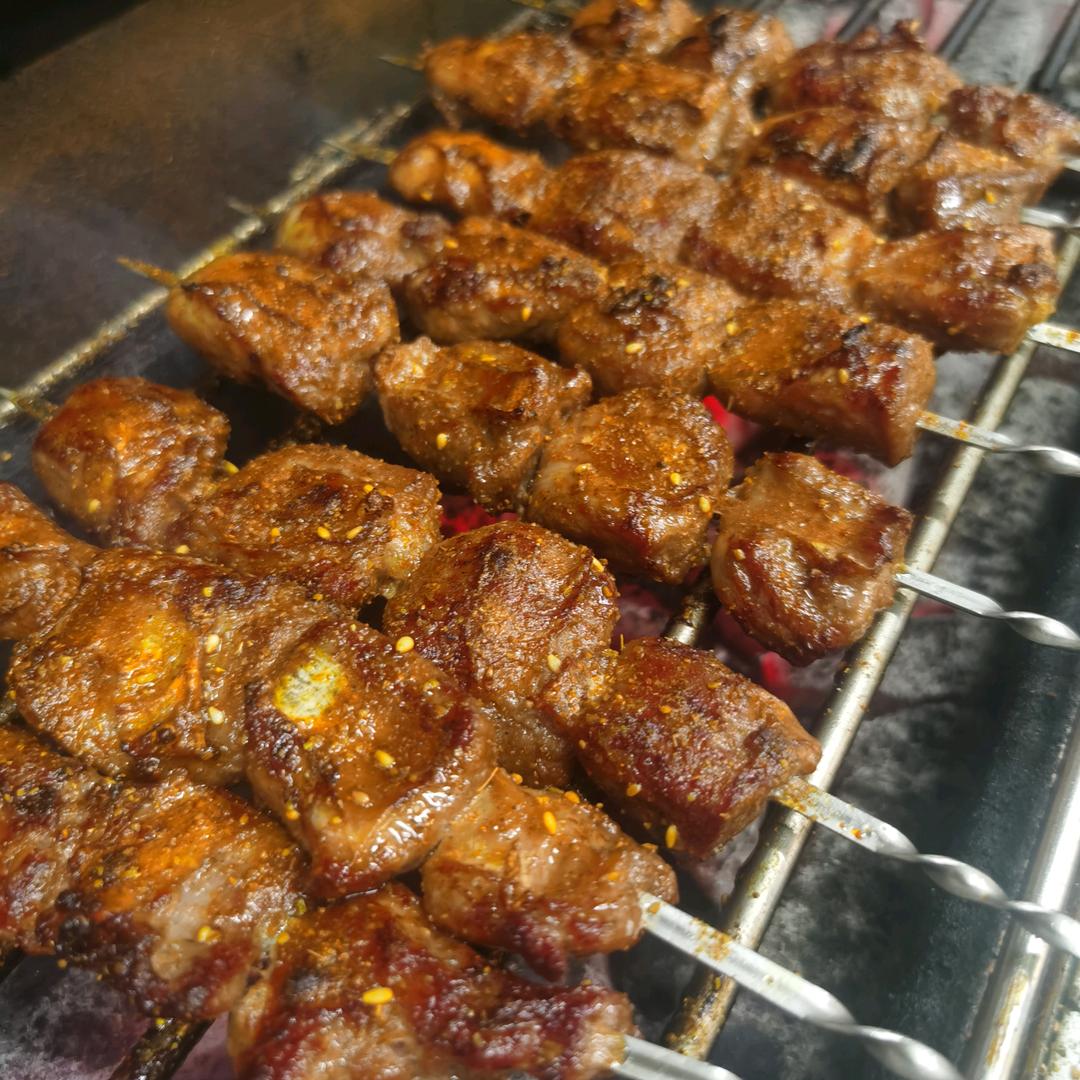 酒经烤宴(鸿福星光lnBOX店)