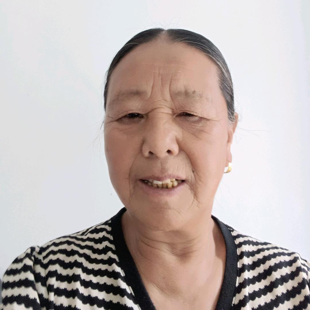 邓姐【每天晚上八点准时开播】