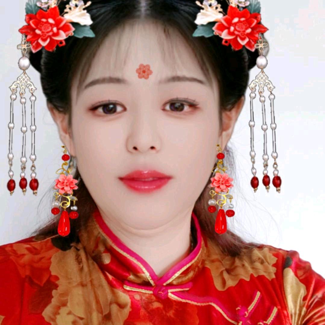 邓姐中午2点半直播，开心姐是邓姐小号！