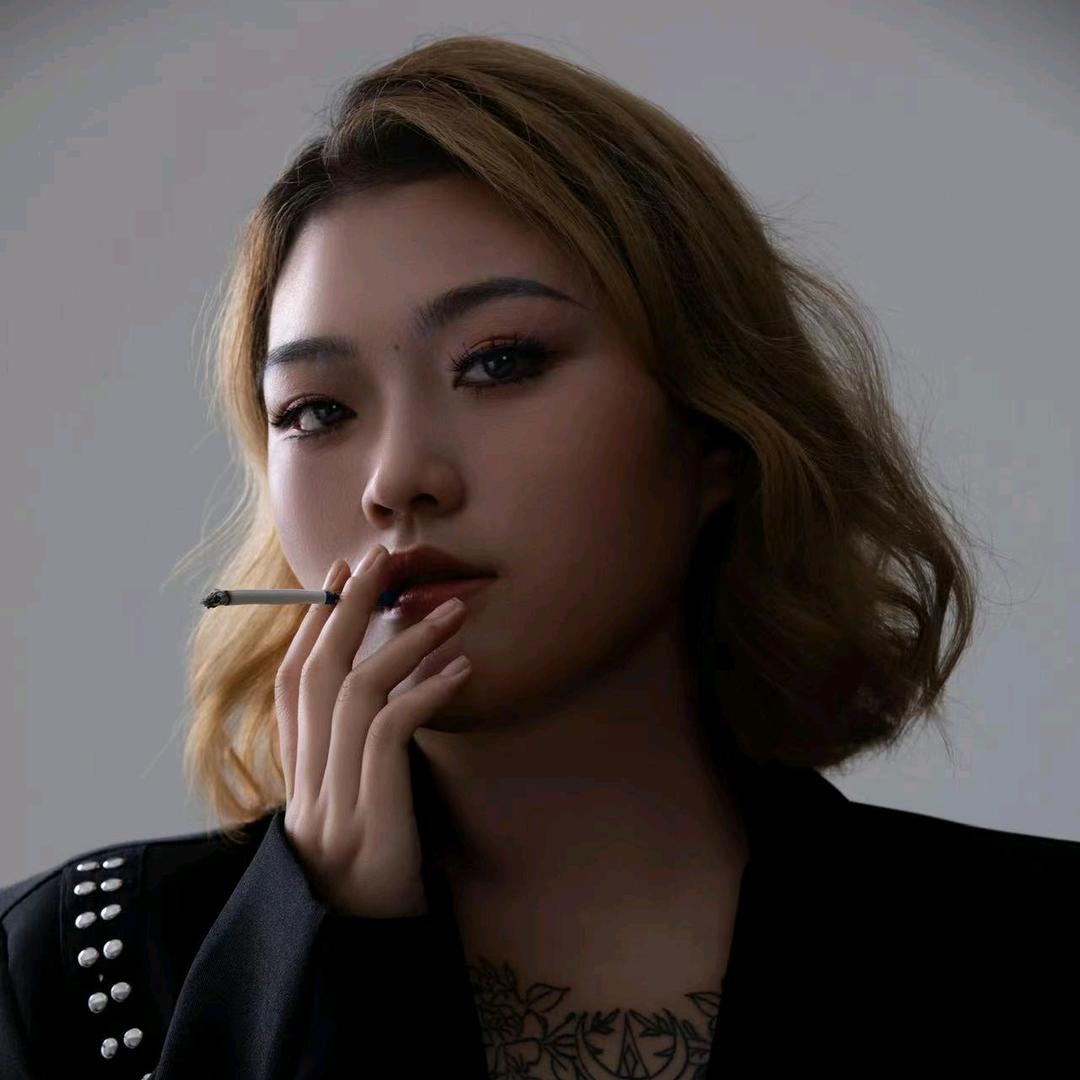 一个有墨水的男人💸