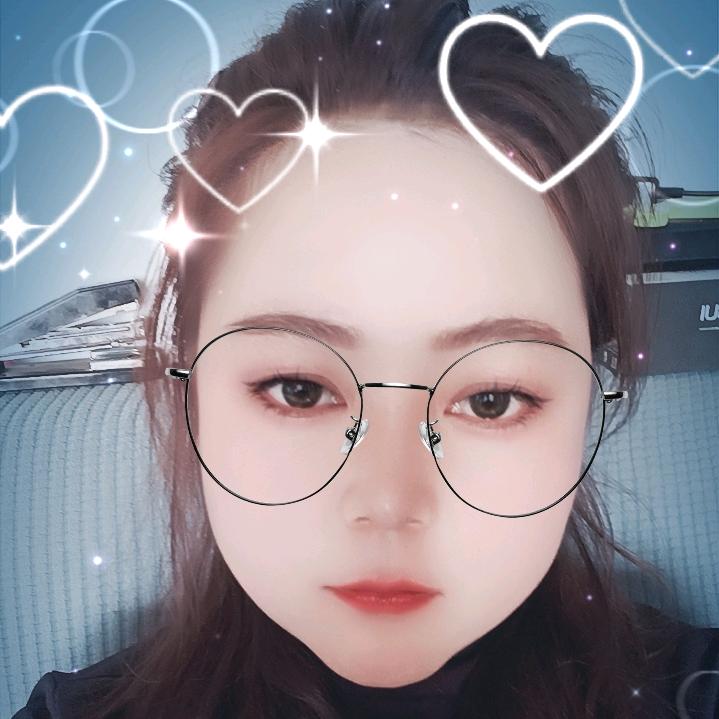 我是女王不是萌妹