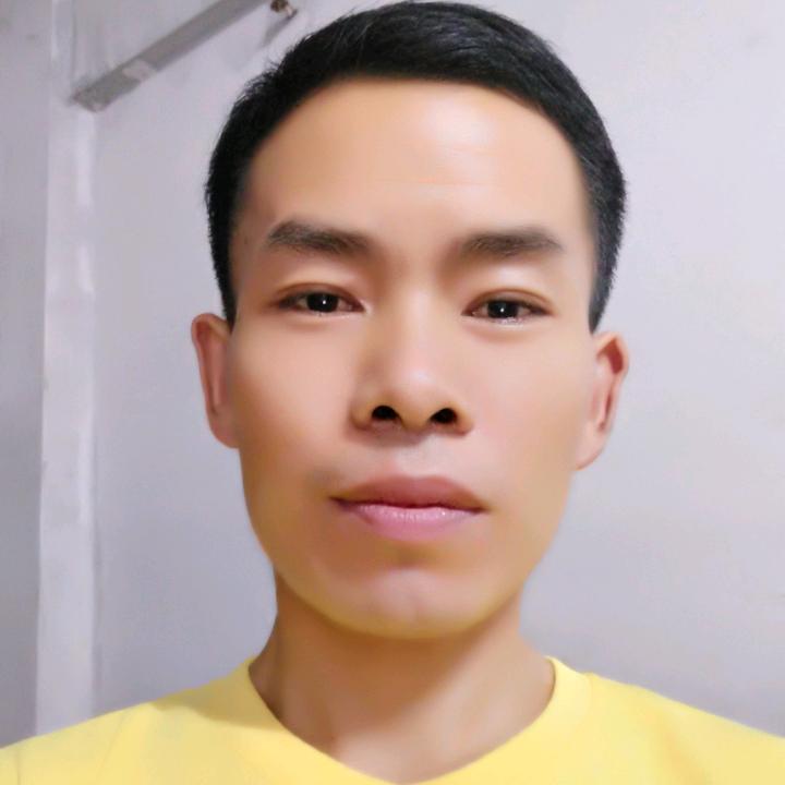 罗永，孤孤单单一个人。