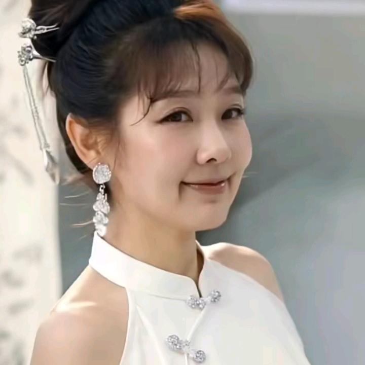 小露姐姐