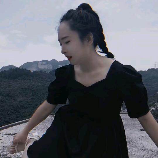 老何