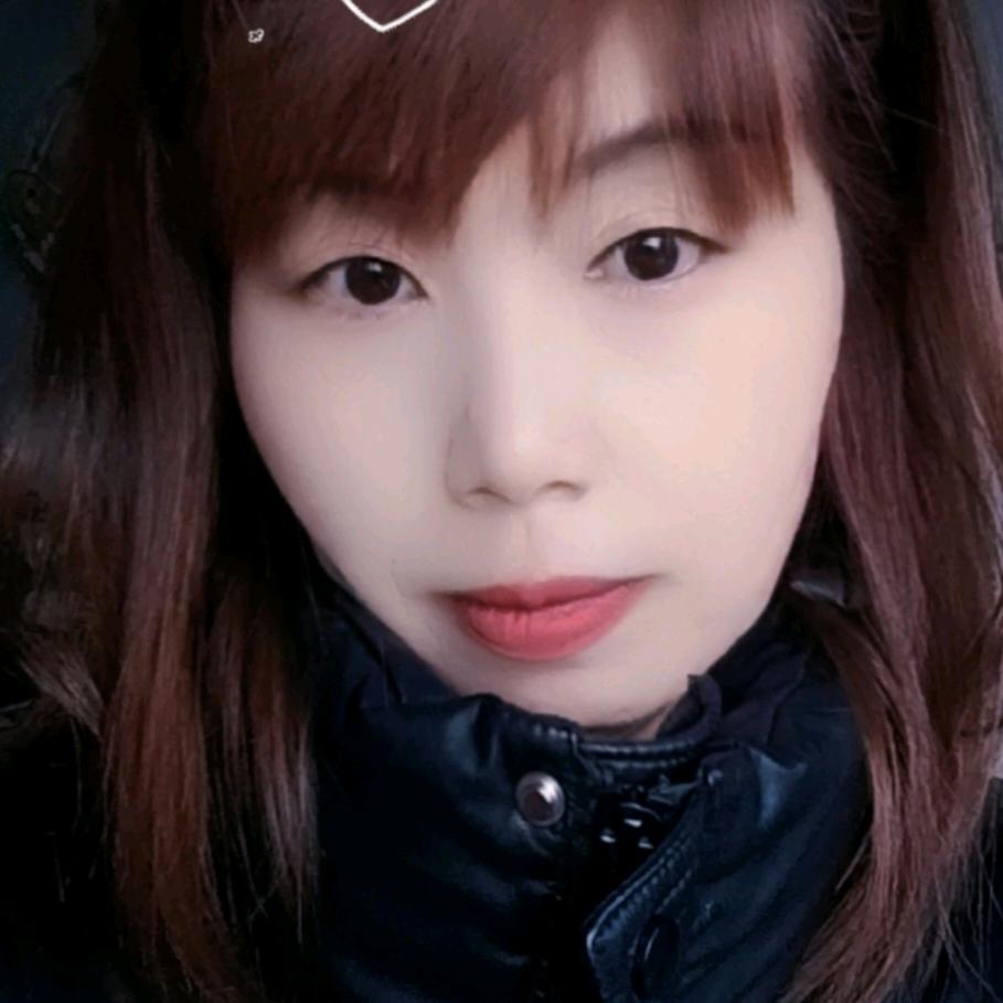 雨中百合。