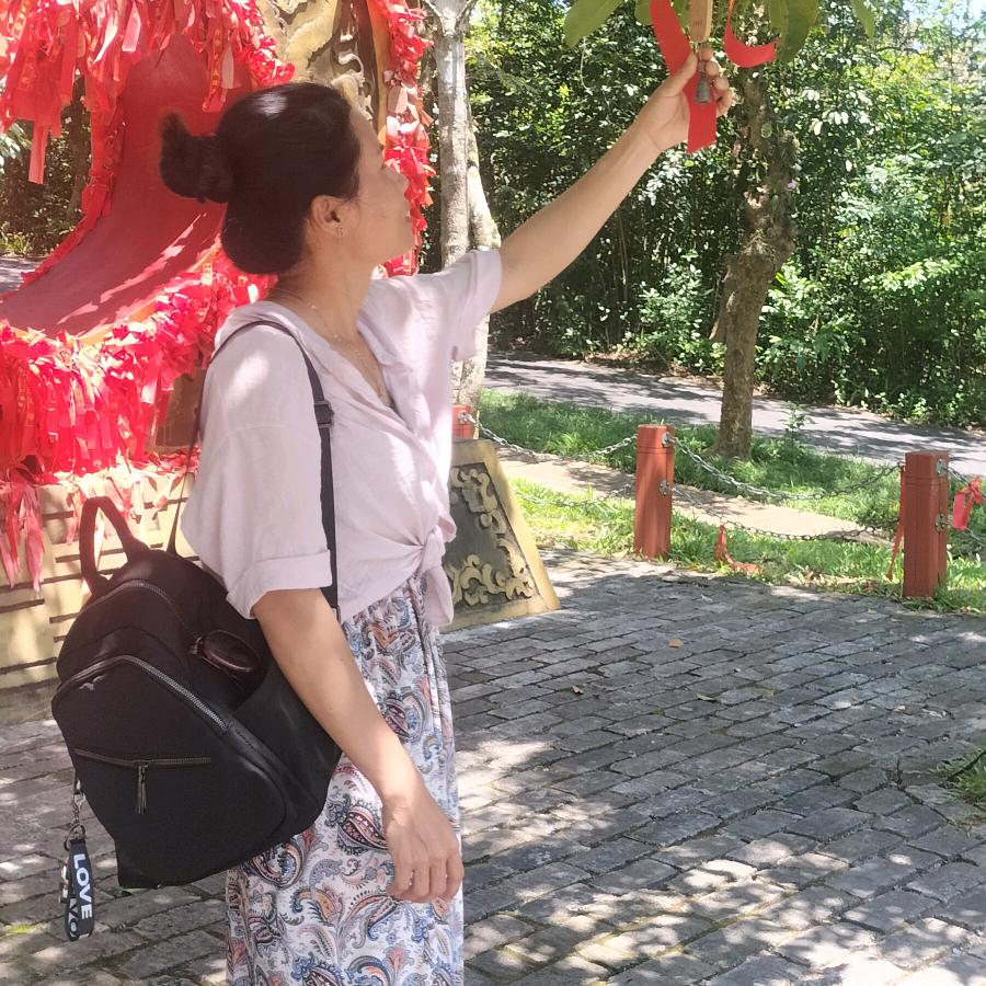 不爱化妆的自己