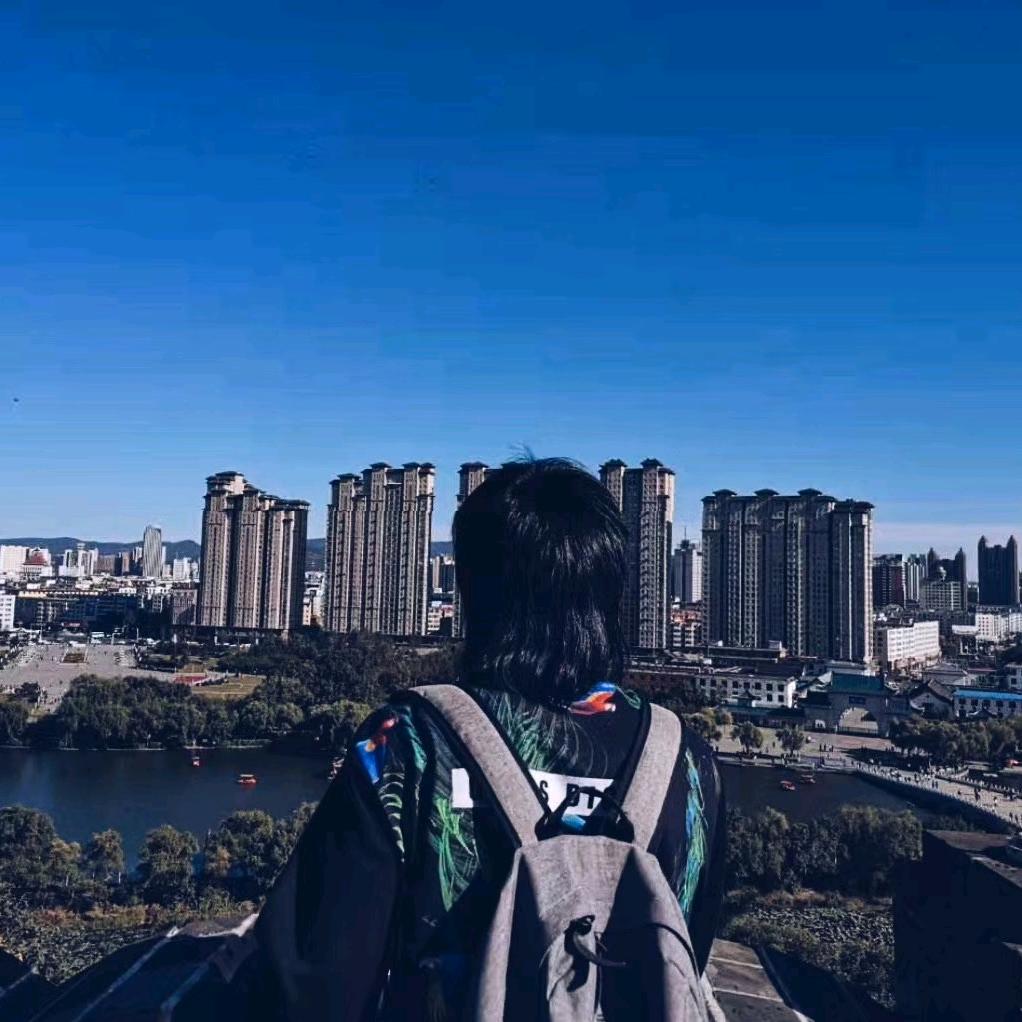 老板麻烦来一份牛肉火锅多加葱花香菜不要辣