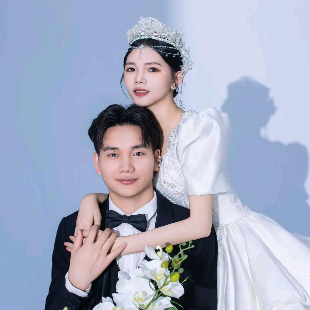 凯尔夫妇💑（菠萝妹弟媳）
