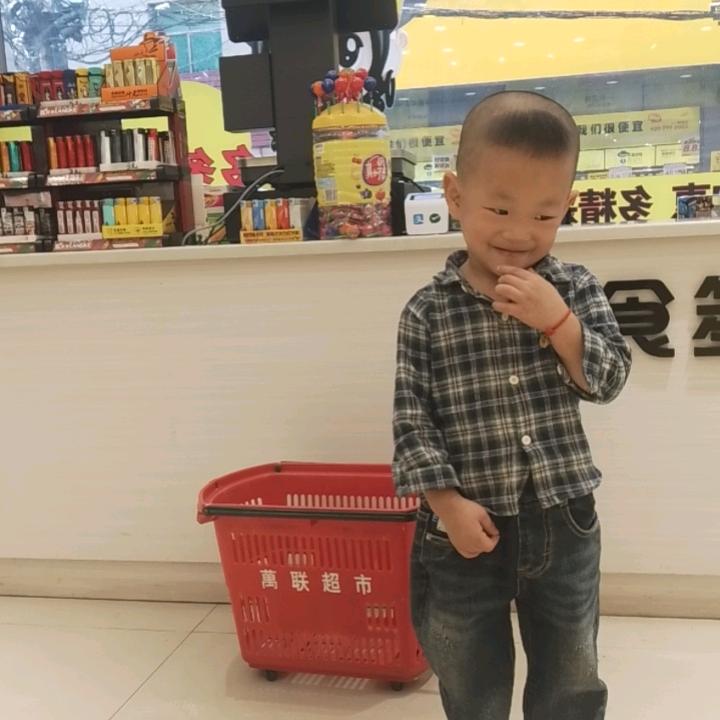 建辉爱剪🐥🦆👗🕶