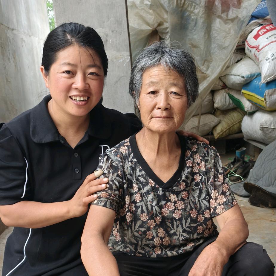 四妹与聋哑妈妈