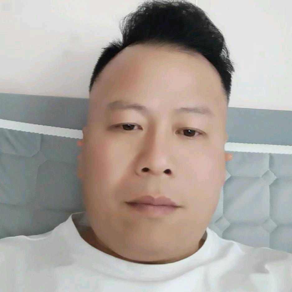 主持人慕君