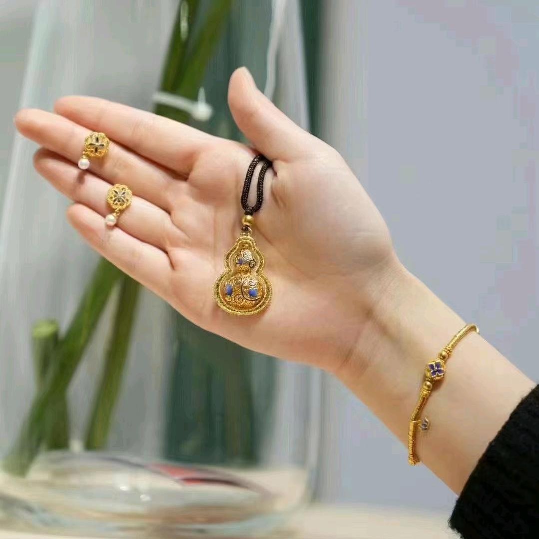 周大生李沧银座店霞霞