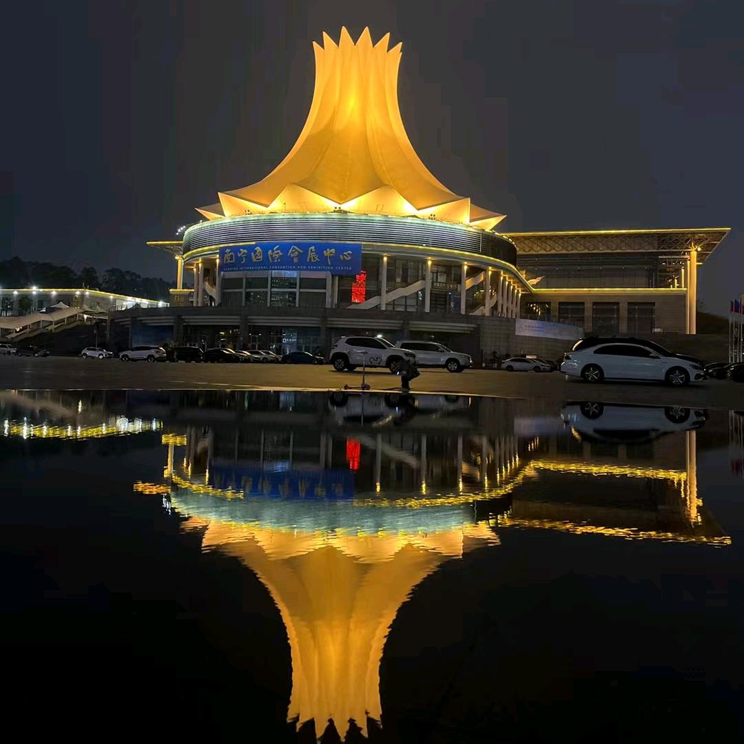 再来①点点……