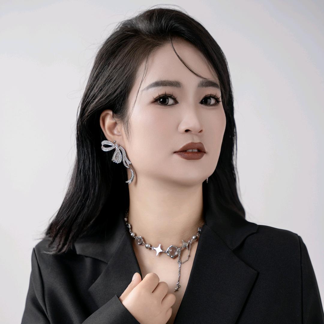 A首席化妆师～二妮子